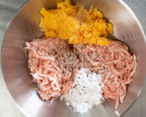 とろっ♪鶏団子とほうれん草のミルクスープ作り方4写真