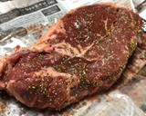 弱火で焼く！ジューシィ牛肉ステーキ♡作り方2写真