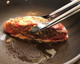 弱火で焼く！ジューシィ牛肉ステーキ♡作り方4写真
