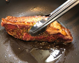 弱火で焼く！ジューシィ牛肉ステーキ♡作り方7写真