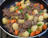 サクッとおかず☆下味冷凍で炒め肉じゃが！作り方6写真