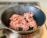 簡単【牛肉と新玉の甘醤油炒め】新玉ねぎ作り方2写真
