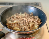 簡単【牛肉と新玉の甘醤油炒め】新玉ねぎ作り方4写真