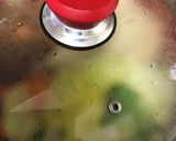 お手軽絶品平日にも☆鶏肉で味噌すき焼き作り方5写真
