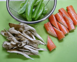 簡単！舞茸エンドウのカレーバタマヨソテー作り方1写真