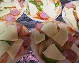 おやつにパリッパリ♪餃子の皮で簡単ピザ☆作り方7写真