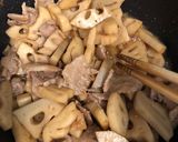 こっくり味、れんこんと豚肉の炒め煮作り方4写真