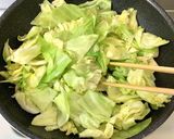 食材一つで簡単♪キャベツのだし醤油炒め♪作り方5写真