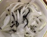 お手軽に一品♩新玉葱のとろーり塩昆布和え作り方3写真