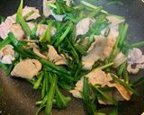 時短！豚肉とニラと卵の炒め物作り方1写真