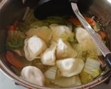 簡単鍋で煮るだけ！水餃子の鶏ガラスープ作り方9写真