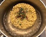 辛ラーメンでカルボナーラ作り方1写真