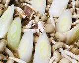 雑炊●鶏肉と長ネギ&キノコの赤味噌雑炊作り方3写真