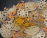 レンコンとひき肉のカレー炒め作り方4写真