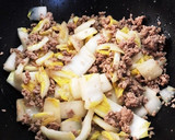 簡単☆厚揚げと挽き肉と白菜の甘辛炒め作り方4写真