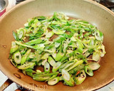 椎茸とネギの炒め物　胡桃仕立て作り方4写真