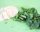 美味♪菜の花とレンジじゃが芋のみそ汁作り方1写真