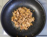 豚肉と卵、キノコの炒め物作り方4写真
