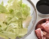 キャベツとチキンの甘辛丼【作り置き】作り方1写真