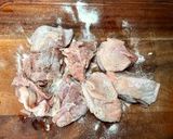 鶏もも肉のトマトジュース煮作り方1写真