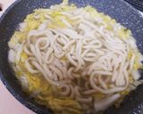 お手軽ランチ☆クタクタ白菜バターうどん作り方3写真