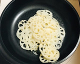 蓮根の水煮と冷凍ちりめん オリーブ油炒め作り方2写真