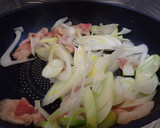 塩昆布で簡単◎豚肉とネギとレタス炒め作り方2写真