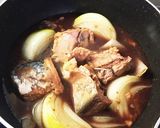 赤ワインで煮込む鯖味噌カレー味作り方2写真