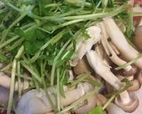 アボカドとエビとしめじのにんにくマヨ和え作り方3写真