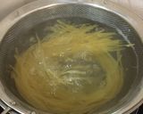 簡単！ベーコンとしめじのペペロンチーノ✨作り方3写真