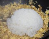 京都有名ラーメン店の漆黒の焼きめし作り方2写真