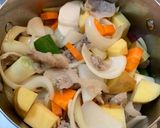 バターを使ったこってり豚汁作り方4写真
