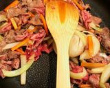 お手軽なのにハマる☆牛肉のごま甘辛焼！作り方3写真