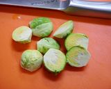 簡単！芽キャベツと椎茸の春のお味噌汁作り方1写真