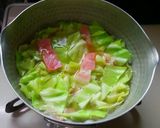 春キャベツとベーコンのコンソメ煮スープ作り方3写真