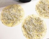 餃子の皮で超簡単しらすピザ作り方1写真