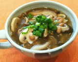 簡単♡醤油麹と生姜の納豆きのこスープ作り方3写真