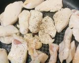 白だしでやさしい味わい●鶏肉の焼きうどん作り方1写真