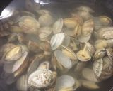 貝類（あさり）の味噌汁作り方1写真