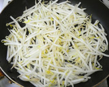 節約食材！もやしのキムチマヨチーズ炒め作り方2写真