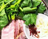 ほうれん草とベーコンのペペロンチーノ作り方1写真