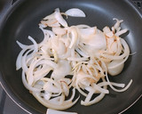 簡単節約おかず♡豚肉ときのこの甘辛炒め作り方1写真