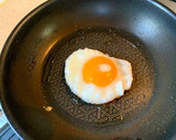 目玉焼きのっけ！ソース焼きそば作り方3写真