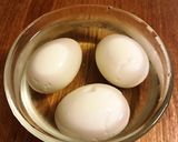 黄身までほんのり塩味♪塩たまご作り方2写真