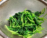 弁当副菜☆ほうれん草と人参のごま味噌和え作り方1写真