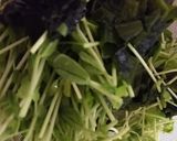 牛すじとわかめのお味噌汁作り方2写真