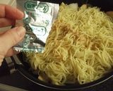 小松菜と薄揚げと新玉ねぎの塩焼きそば作り方6写真