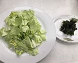 キャベツとわかめのごま辛子和え作り方1写真