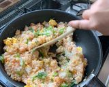 フライパン１つで簡単　ピラフ風シャケ炒飯作り方4写真