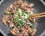 旦那さんが好きな我が家のネギ塩豚丼♪作り方2写真